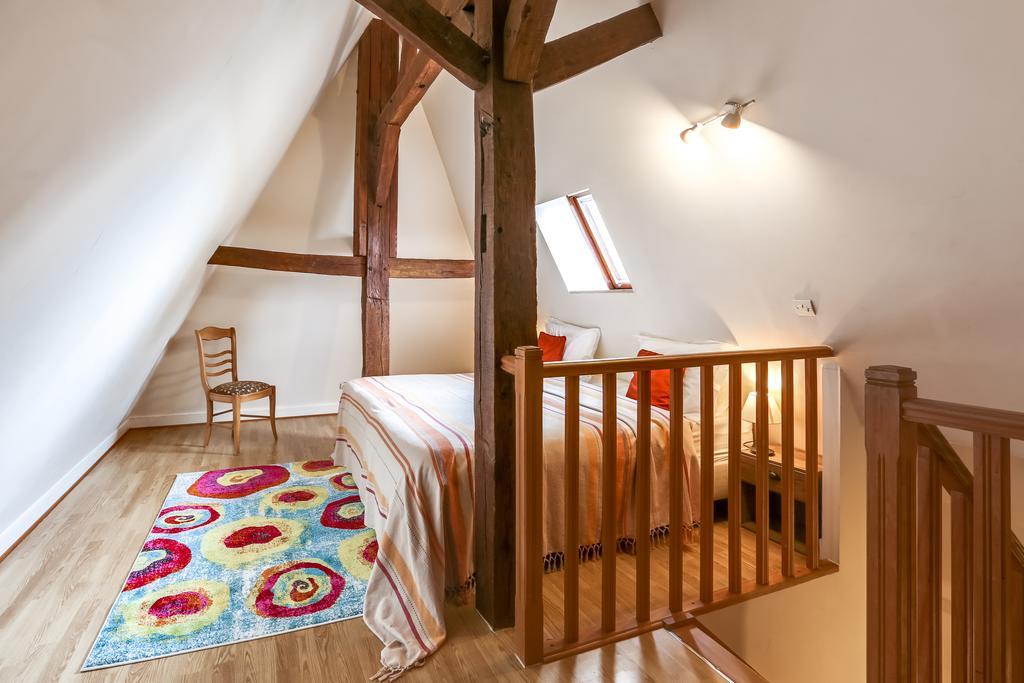 Chateau Turgot Gites Bons-Tassily Екстериор снимка