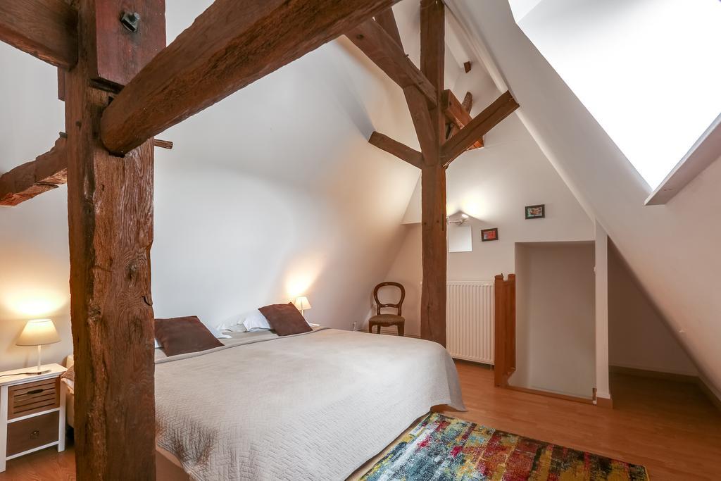Chateau Turgot Gites Bons-Tassily Екстериор снимка